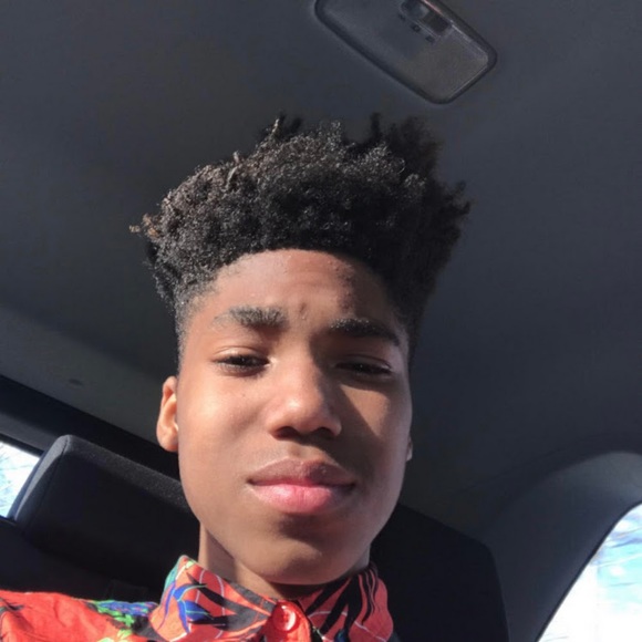 Meet your Posher, Julian - Picture 1 of 1